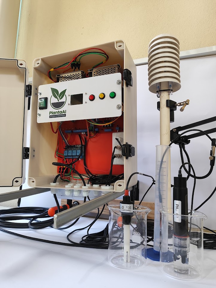 Controladora instalada na estufa do IFF